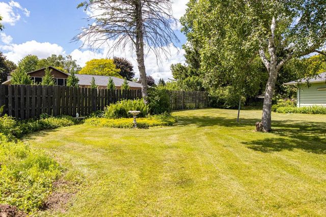 6054 N ROSEWOOD DRIVE, Appleton, WI 54913