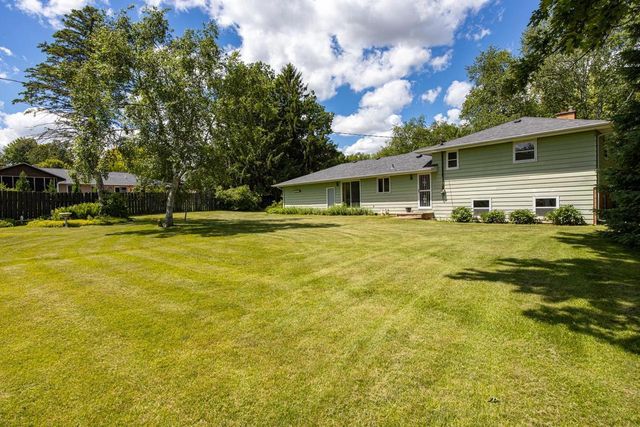 6054 N ROSEWOOD DRIVE, Appleton, WI 54913