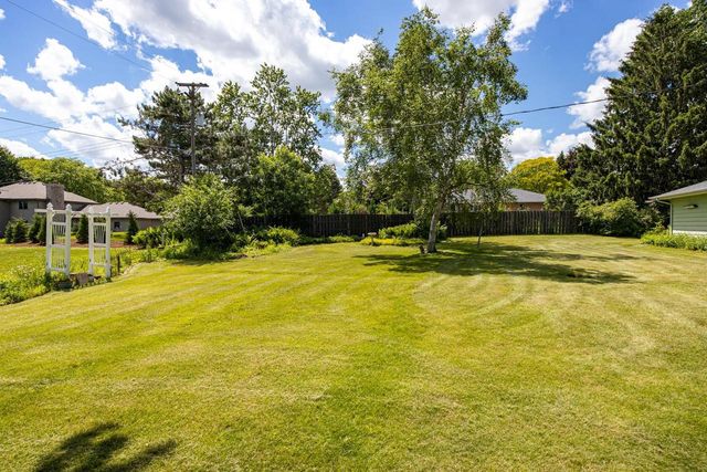 6054 N ROSEWOOD DRIVE, Appleton, WI 54913