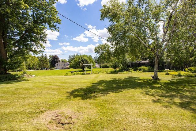 6054 N ROSEWOOD DRIVE, Appleton, WI 54913