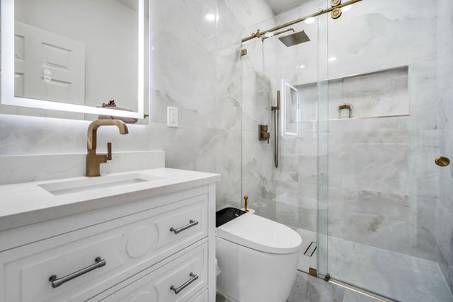 131 Dockside Circle, Weston, FL 33327