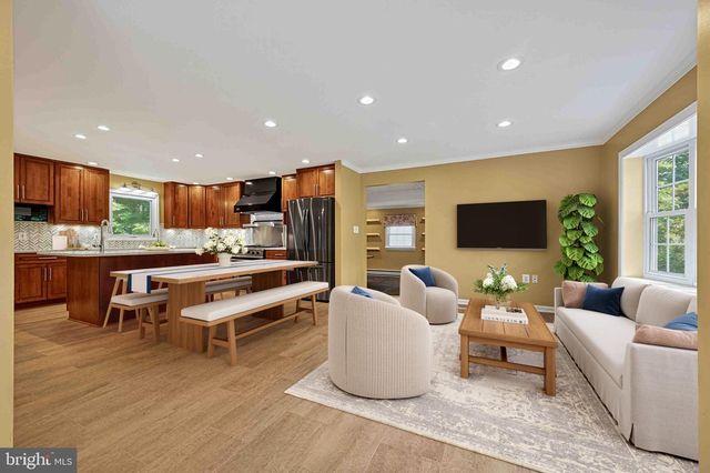 5124 CLINTON RD, Alexandria, VA 22312