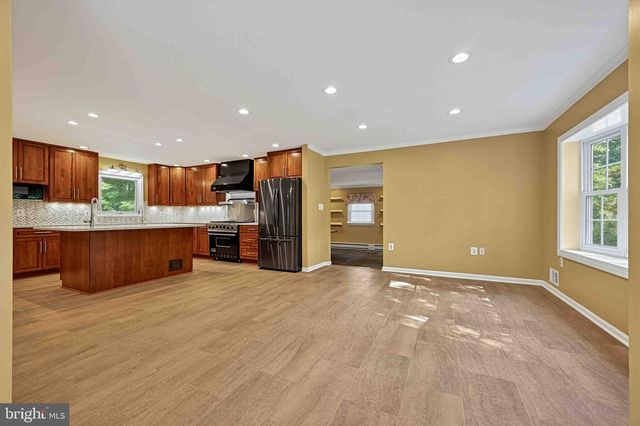 5124 CLINTON RD, Alexandria, VA 22312