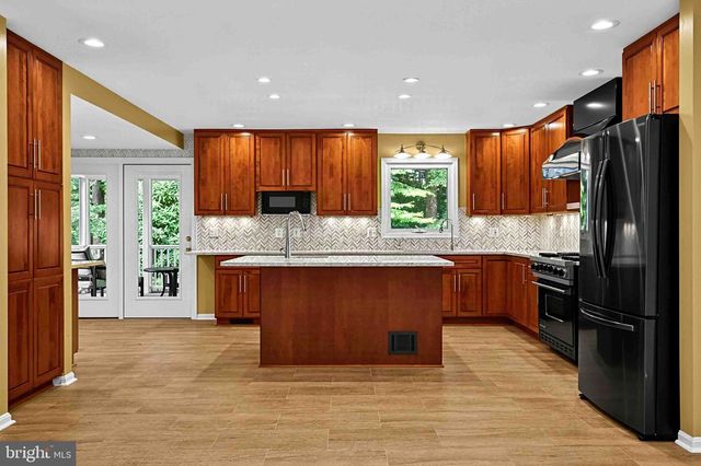 5124 CLINTON RD, Alexandria, VA 22312