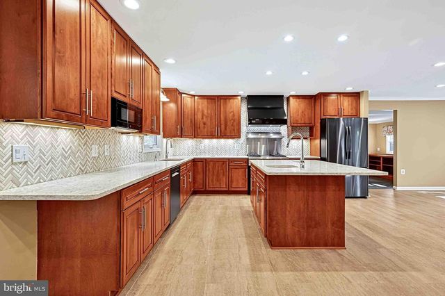 5124 CLINTON RD, Alexandria, VA 22312