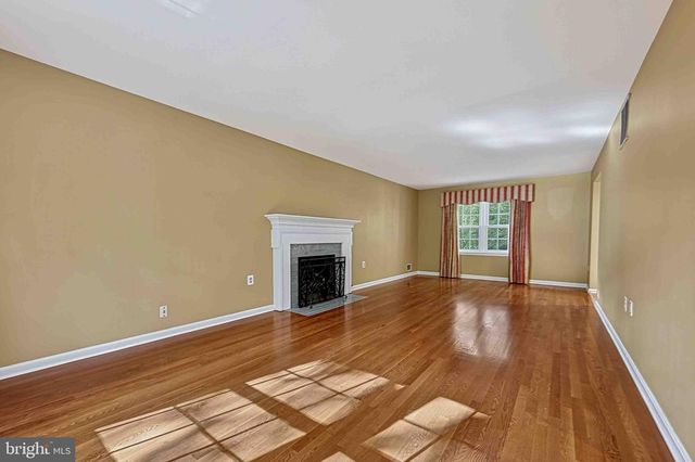 5124 CLINTON RD, Alexandria, VA 22312