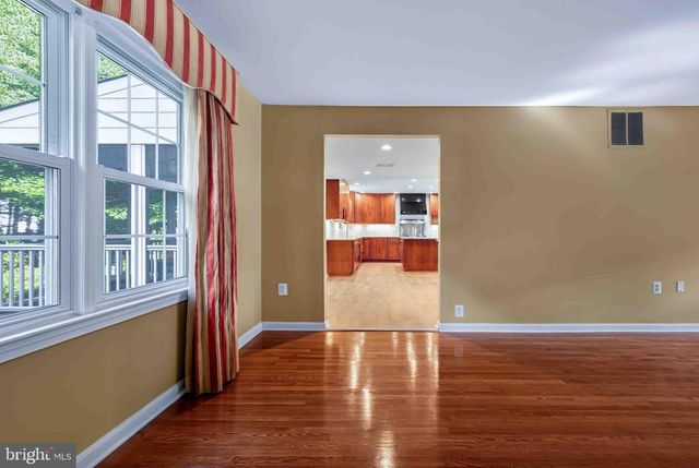 5124 CLINTON RD, Alexandria, VA 22312
