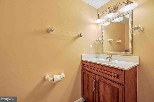 5124 CLINTON RD, Alexandria, VA 22312
