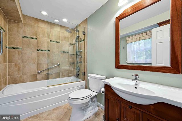 5124 CLINTON RD, Alexandria, VA 22312