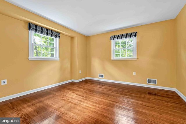 5124 CLINTON RD, Alexandria, VA 22312