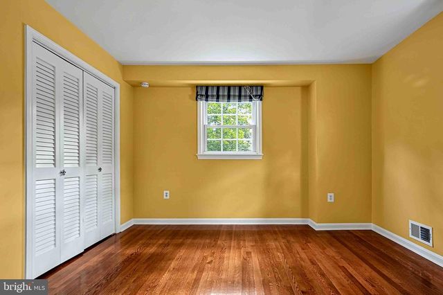 5124 CLINTON RD, Alexandria, VA 22312