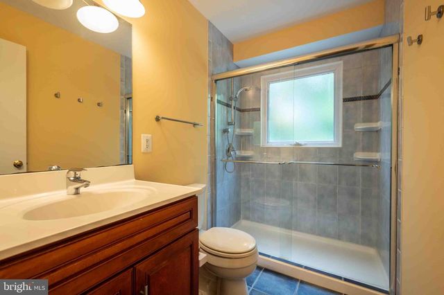 5124 CLINTON RD, Alexandria, VA 22312