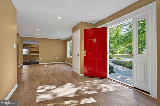 5124 CLINTON RD, Alexandria, VA 22312