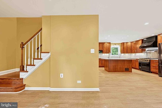 5124 CLINTON RD, Alexandria, VA 22312