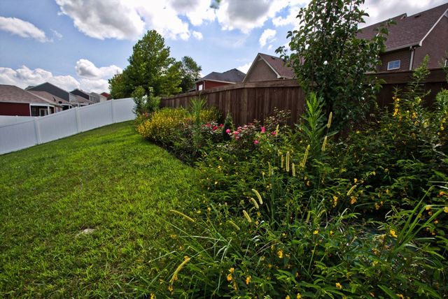 248 Autumn Terrace Ln, Clarksville, TN 37040