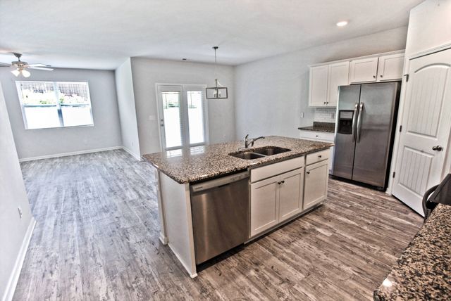 248 Autumn Terrace Ln, Clarksville, TN 37040
