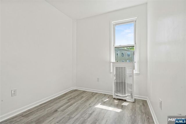 500 19th Street, Newark, NJ 07103