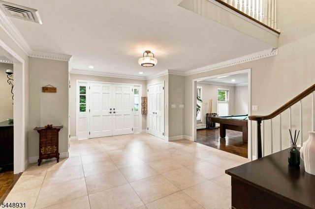700 Oak Ln, Franklin Lakes Boro, NJ 07417