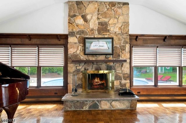 700 Oak Ln, Franklin Lakes Boro, NJ 07417