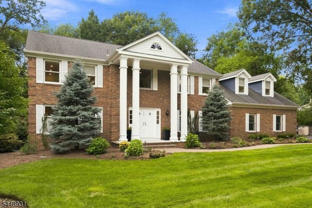 700 Oak Ln, Franklin Lakes Boro, NJ 07417