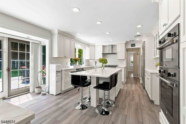 700 Oak Ln, Franklin Lakes Boro, NJ 07417