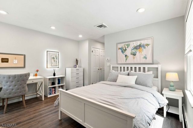 700 Oak Ln, Franklin Lakes Boro, NJ 07417