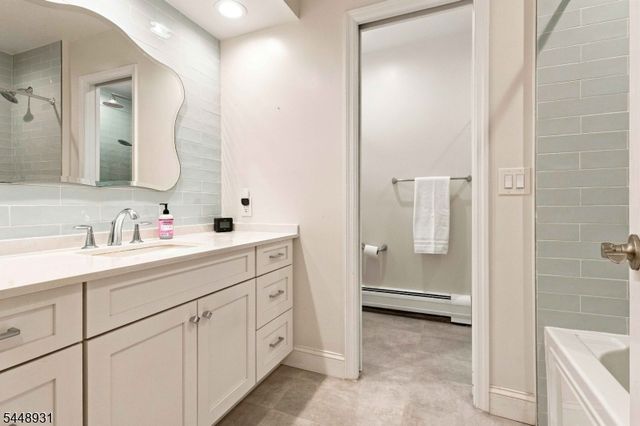 700 Oak Ln, Franklin Lakes Boro, NJ 07417