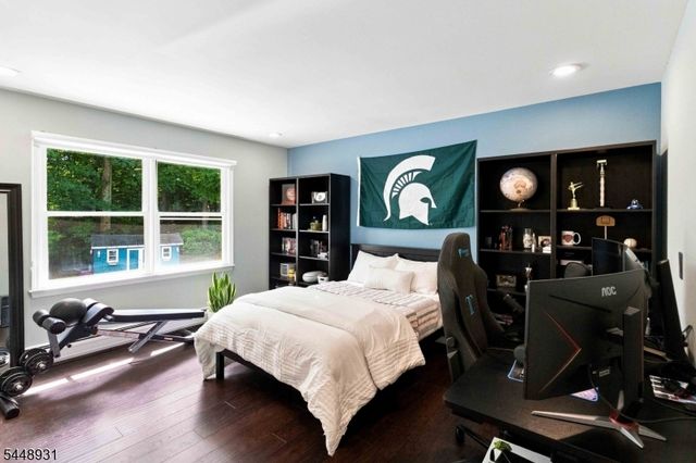 700 Oak Ln, Franklin Lakes Boro, NJ 07417
