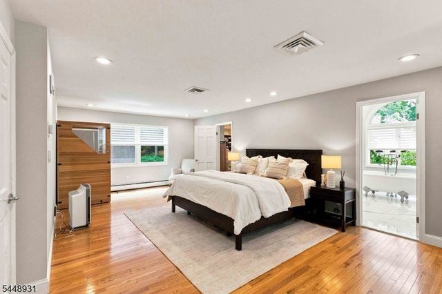 700 Oak Ln, Franklin Lakes Boro, NJ 07417
