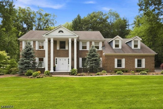700 Oak Ln, Franklin Lakes Boro, NJ 07417