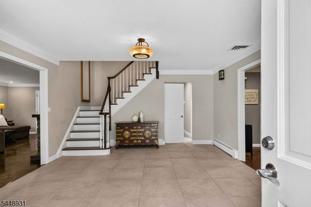 700 Oak Ln, Franklin Lakes Boro, NJ 07417