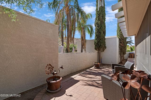 5572 N Crystal Mist Place, Tucson, AZ 85750
