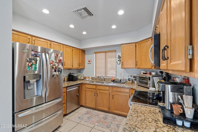 5572 N Crystal Mist Place, Tucson, AZ 85750