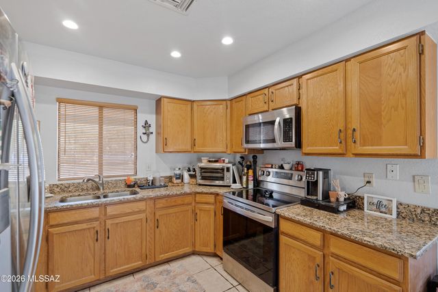 5572 N Crystal Mist Place, Tucson, AZ 85750