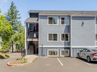 47 EAGLE CREST Dr 22, Lake Oswego, OR 97035