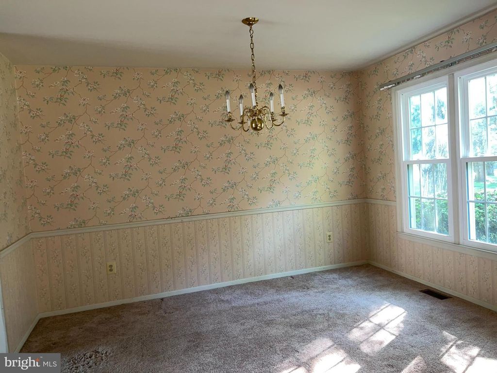 Image 3 of property listing at 2164 TULSA RD, Sykesville, MD 21784