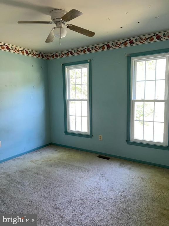 Image 6 of property listing at 2164 TULSA RD, Sykesville, MD 21784