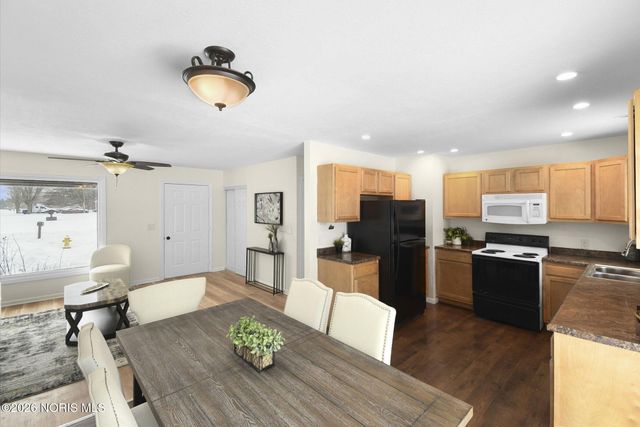 28262 Brookside Lane, Millbury, OH 43447