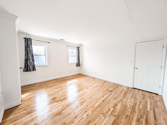 250 Artist Lake Drive, Middle Island, NY 11953