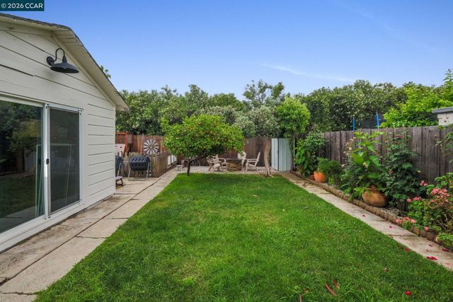 1153 Columbia St, Pittsburg, CA 94565