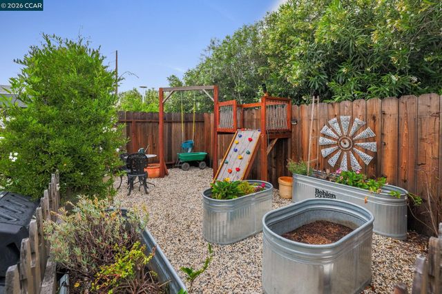 1153 Columbia St, Pittsburg, CA 94565