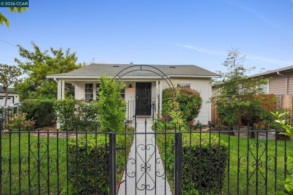 1153 Columbia St, Pittsburg, CA 94565