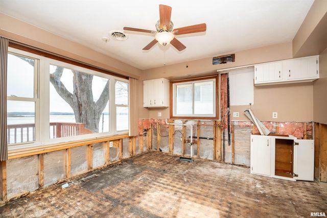 16426 N LAKEVIEW Street, Chillicothe, IL 61523