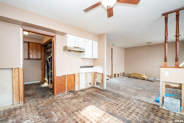 16426 N LAKEVIEW Street, Chillicothe, IL 61523