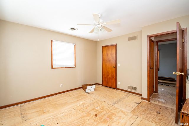 16426 N LAKEVIEW Street, Chillicothe, IL 61523