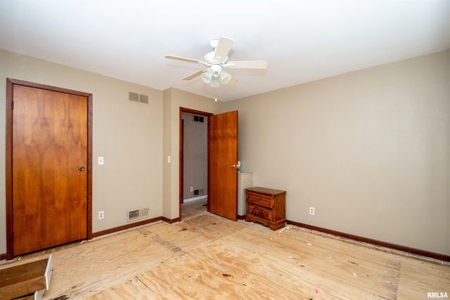 16426 N LAKEVIEW Street, Chillicothe, IL 61523