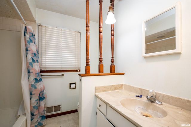 16426 N LAKEVIEW Street, Chillicothe, IL 61523