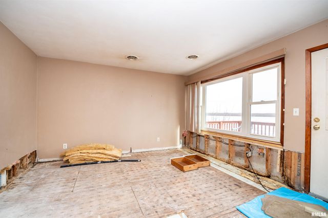 16426 N LAKEVIEW Street, Chillicothe, IL 61523