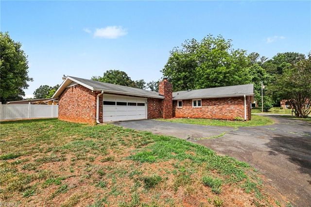 5671 Novack Street, Winston-salem, NC 27105