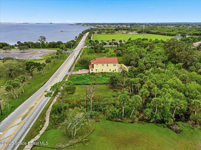 2513 N Banana River Drive, Merritt Island, FL 32952